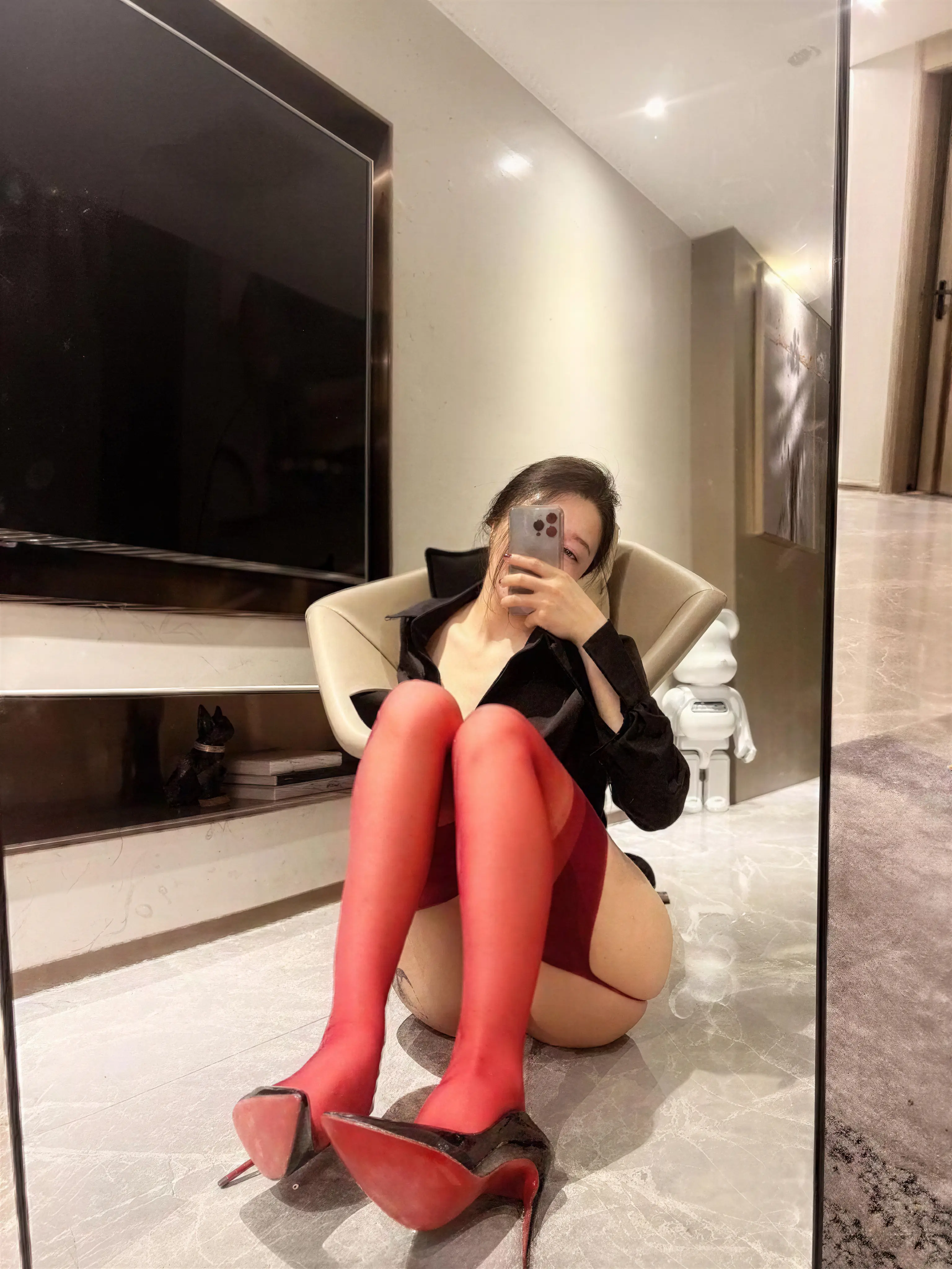 金希儿 – 红丝职业装 22P